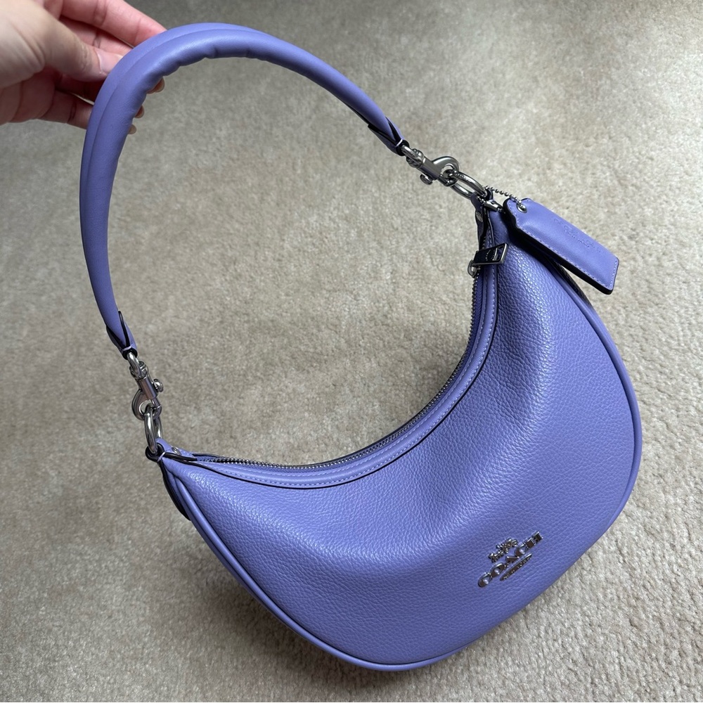 Coach Aria Shoulder bag Pebble Leather Light Violet